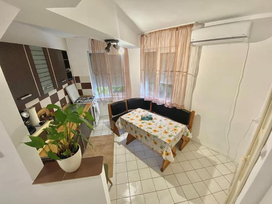Apartament 2 Camere Орадя Екстер'єр фото
