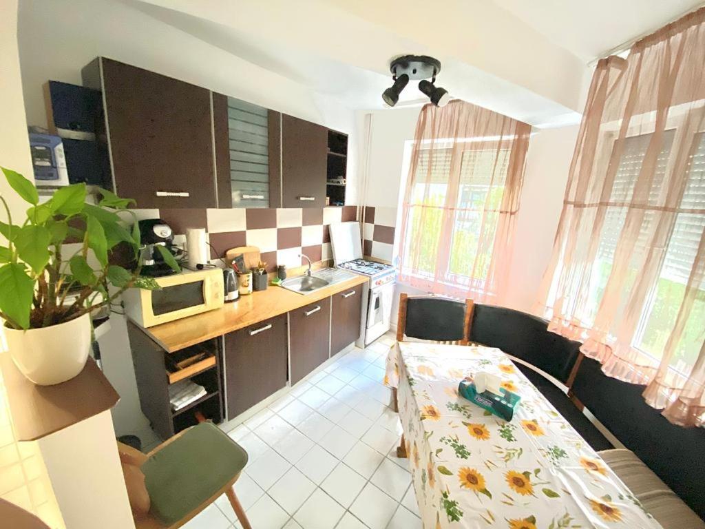 Apartament 2 Camere Орадя Екстер'єр фото